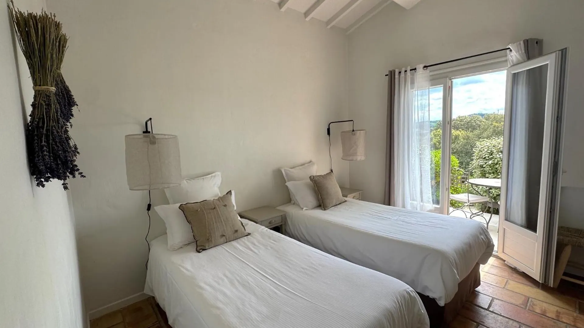 La Cle Des Champs, Boutique Hotel & Spa - Le Mas De Garrigon 3*, Roussillon (Vaucluse)