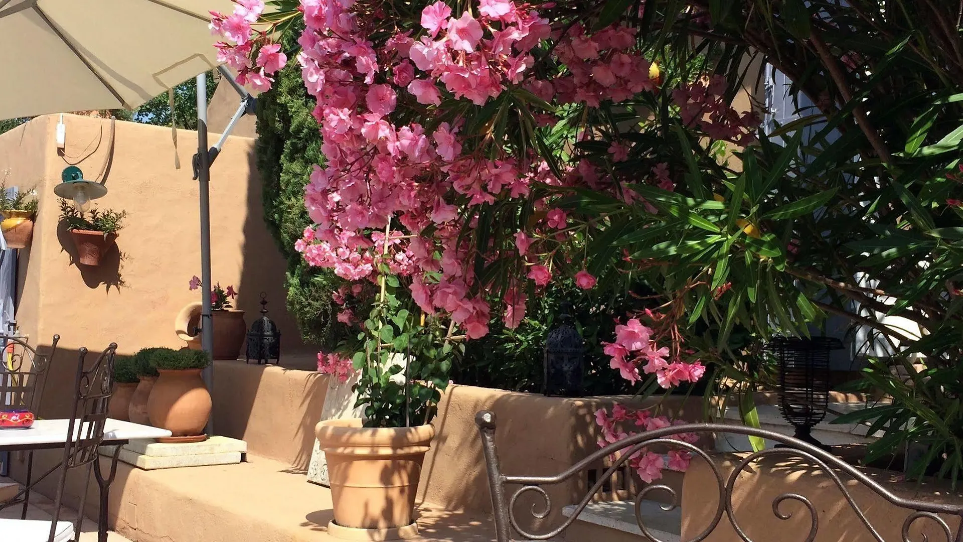 La Cle Des Champs, Boutique Hotel & Spa - Le Mas De Garrigon Roussillon en Isere
